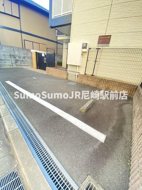 レオパレスあまがさき駅近の駐車場|駐車場があります