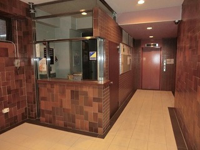 福岡市中央区舞鶴１丁目の賃貸マンションのエントランス