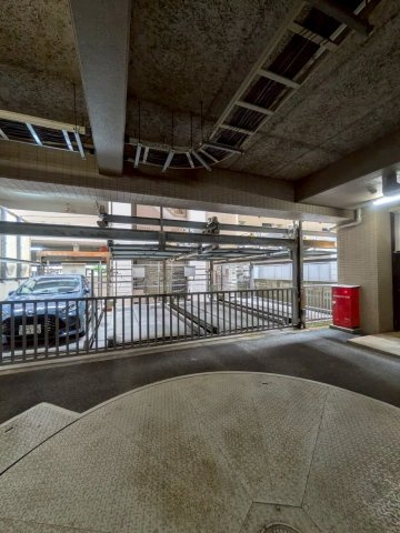 ジェイド博多の駐車場