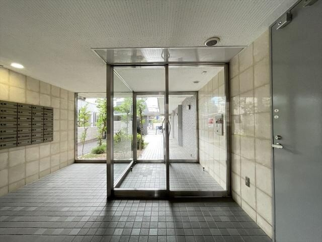 スカイコート駒場東大前のロビー