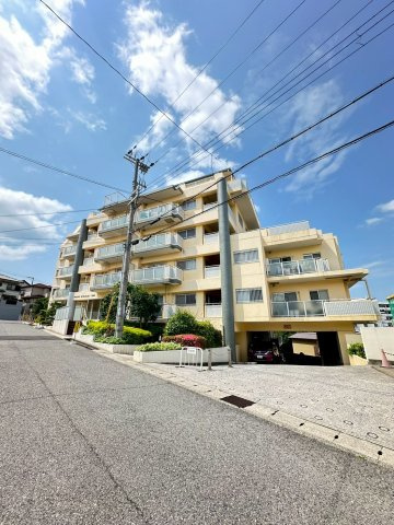 プリオーレ美山台弐番館の外観