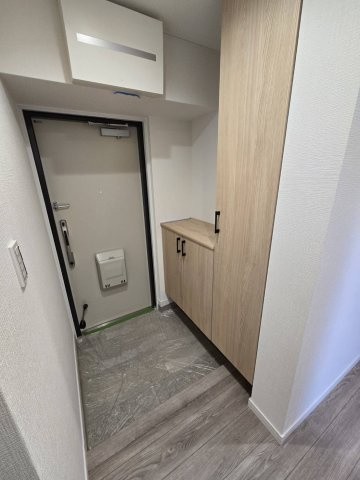 朝日プラザ大橋南の玄関|下足入れ付きなので玄関をきれいに保てます☆靴が多い方も収納場所には困りません☆