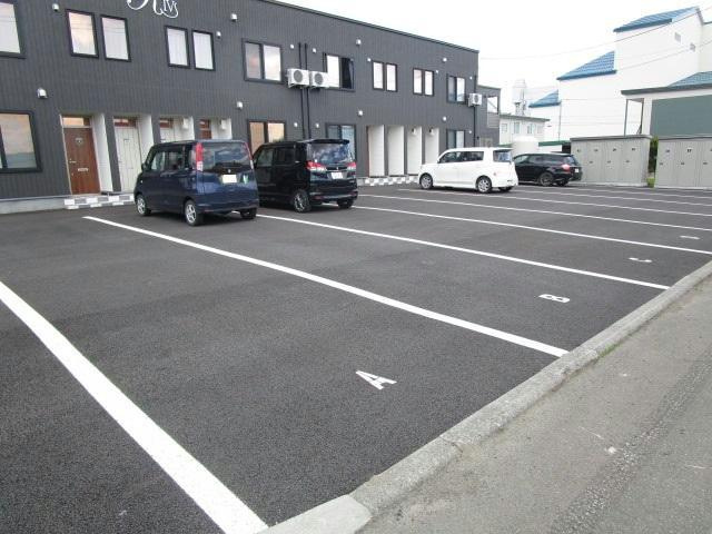 HOUSE KⅣの駐車場