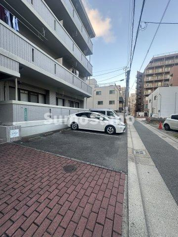 シャトレIZUMIの駐車場