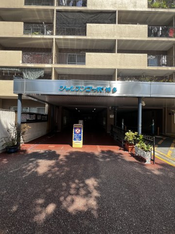 シャルマンコーポ博多のエントランス