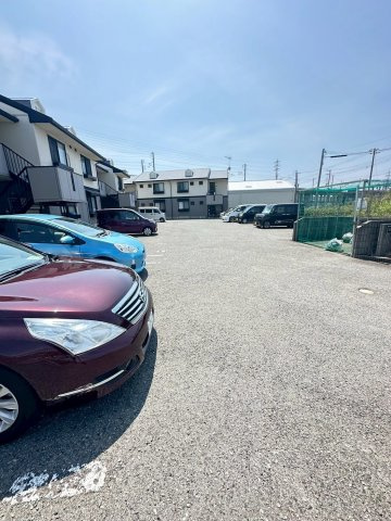 プリシェール南別府の駐車場