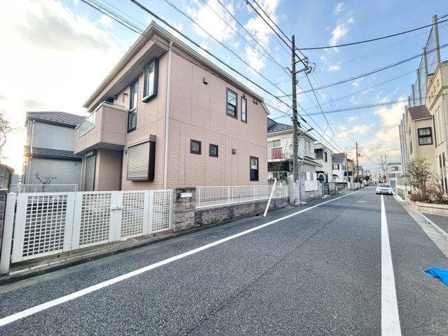 大田区南久が原1　中古戸建の前面道路含む現地写真|2026.01.29撮影

現地ご見学希望・資料請求などお気軽にお問い合わせ下さい！
03-5990-5201