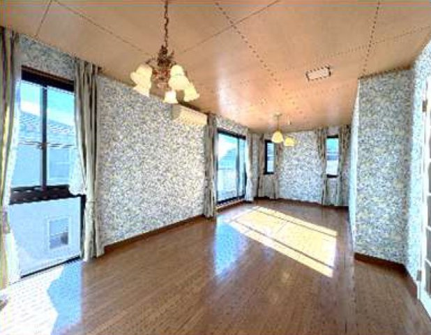 大田区南久が原1　中古戸建の居間・リビング|現地ご見学希望・資料請求などお気軽にお問い合わせ下さい！
03-5990-5201