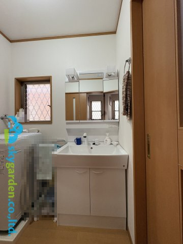 平塚市徳延　中古戸建の独立洗面台|使いやすい独立洗面台です