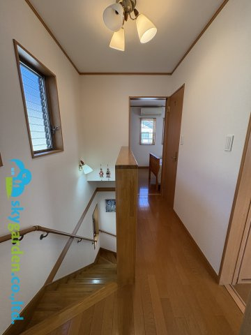平塚市徳延　中古戸建の内装|2階踊り場