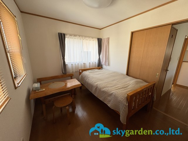 平塚市徳延　中古戸建の洋室