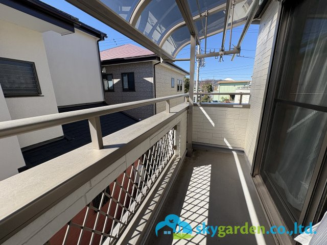 平塚市徳延　中古戸建のバルコニー|お洗濯にも便利なバルコニー付き