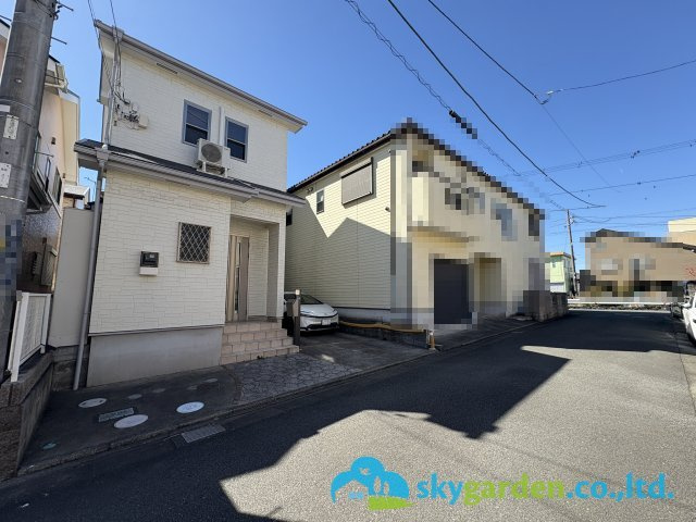 平塚市徳延　中古戸建の前面道路含む現地写真