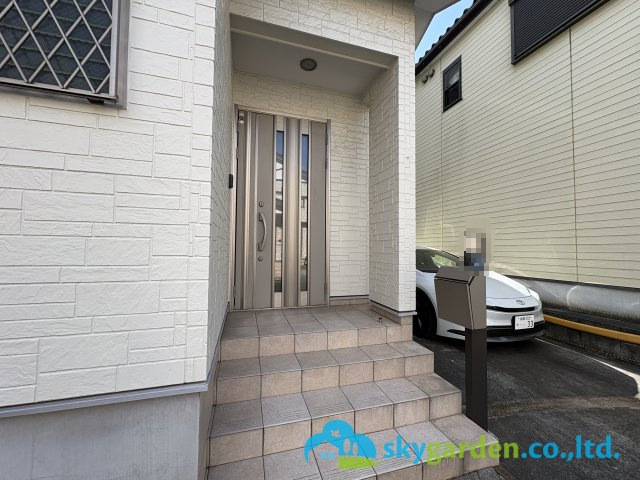 平塚市徳延　中古戸建の玄関|毎日通る玄関はこちらです