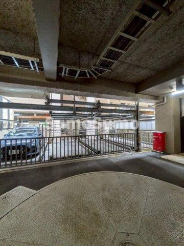 ジェイド博多の駐車場