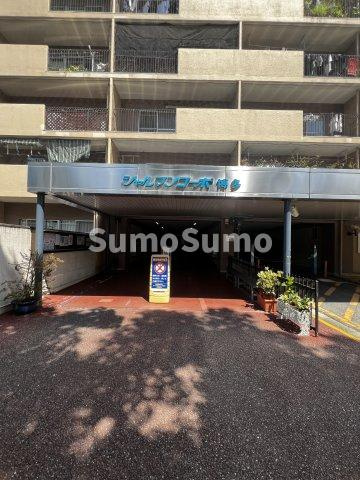 シャルマンコーポ博多のエントランス