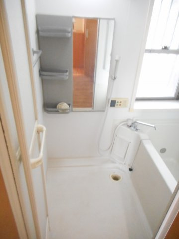 アルメゾンアネシスの浴室|コンパクトで使いやすいお風呂です