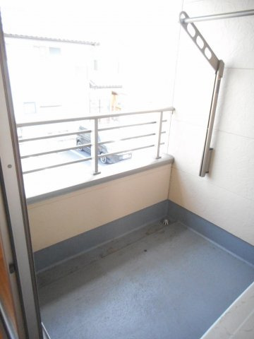 アルメゾンアネシスのバルコニー|お洗濯にも便利なバルコニー付き