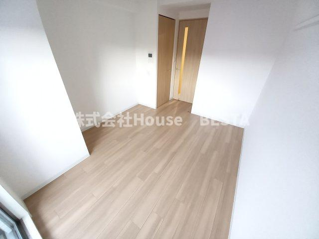 プレサンスみなと元町駅前の洋室