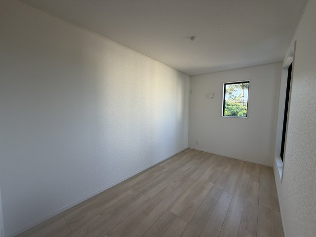 南城市佐敷佐敷　第1（全3棟）3号棟の洋室|3号棟　洋室6.3帖＋WIC付き♪（WIC×2部屋）
