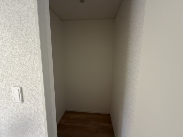 南城市佐敷佐敷　第1（全3棟）3号棟の収納|3号棟　洋室6.3帖＋WIC付き♪（WIC×2部屋）