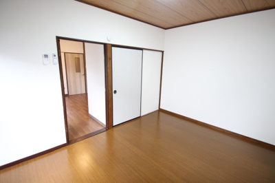 【洋室】 | 毛呂山町貸家