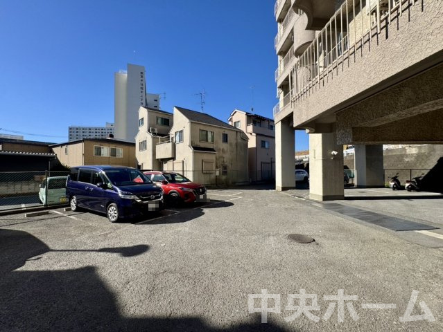 リバーパーク桜木の駐車場|【敷地内駐車場】最新の空き状況や費用などの詳細は担当スタッフまでお問い合わせください。