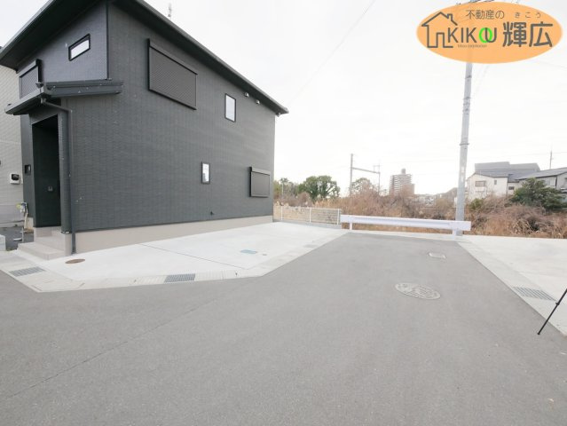 明石市二見町福里　中古戸建の駐車場