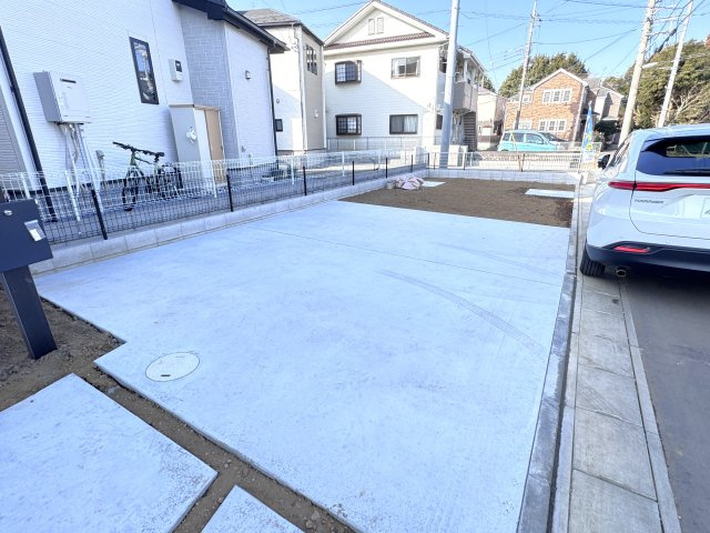 市川市宮久保４丁目新築戸建【宮久保小学校：9分】の駐車場|2-1号棟駐車スペース・並列2台駐車可