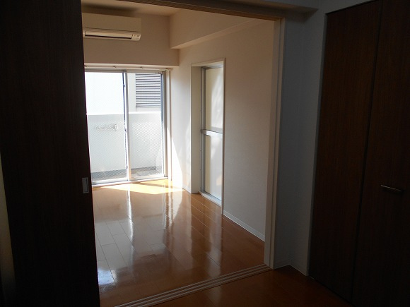 大阪市北区太融寺町の賃貸マンションの居間・リビング