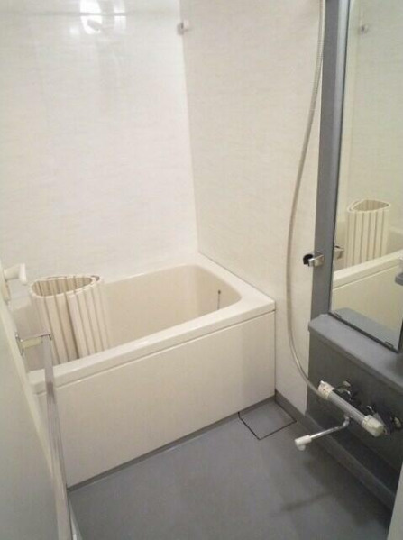 ガーデン用賀　駅近　礼金0　オートロックの浴室