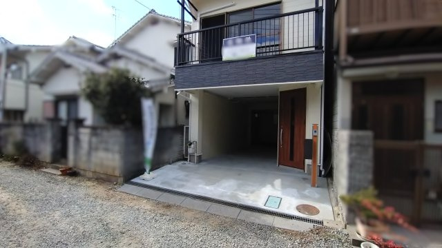 尼崎市東難波町　中古戸建の前面道路含む現地写真