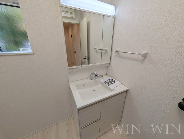 北山町戸建貸家の独立洗面台