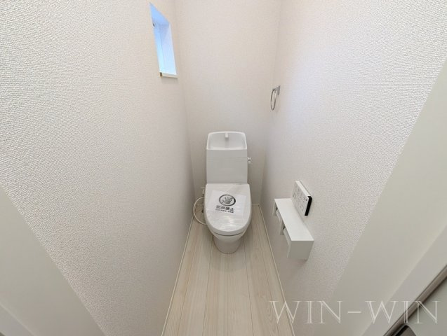 北山町戸建貸家のトイレ