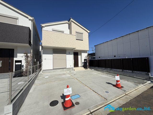 平塚市御殿　新築戸建　全4棟4棟の前面道路含む現地写真