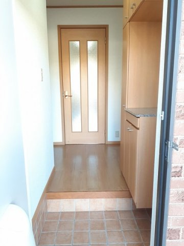 アヴァンツァーレ・ウエストの玄関