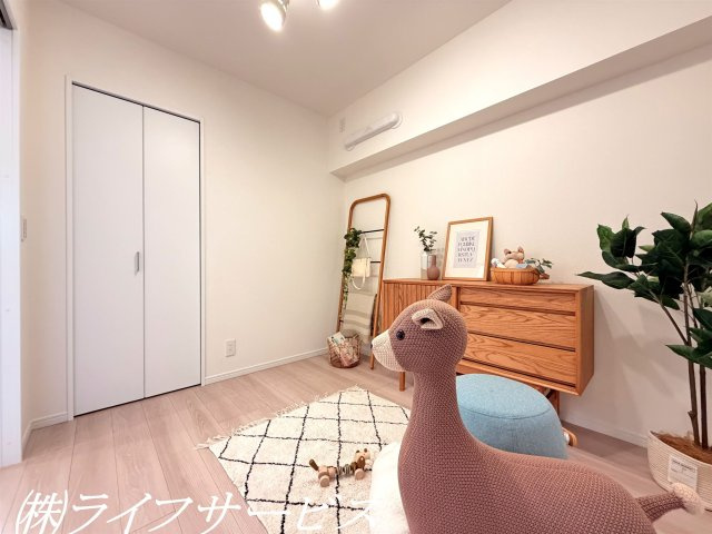 【洋室】 | ニュー大阪ハイツ（宮原２丁目） | 中部屋洋室4.4帖／クローゼット有、エアコン先行配管済！