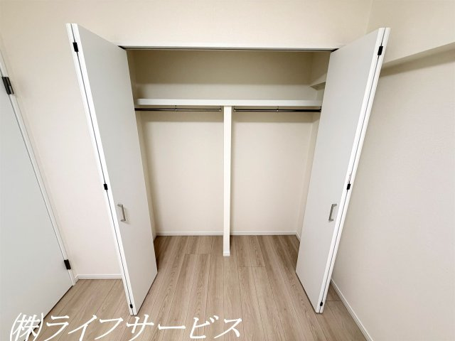 【収納】 | ニュー大阪ハイツ（宮原２丁目） | 玄関側洋室6.0帖／ワイドクローゼットあり！エアコン先行配管済！