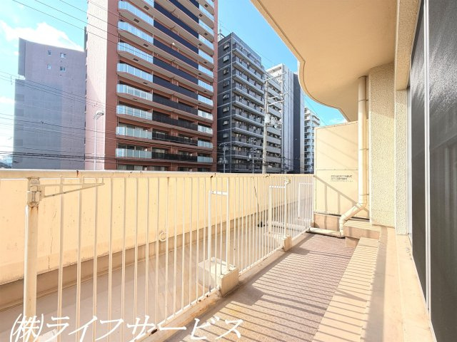 【バルコニー】 | ニュー大阪ハイツ（宮原２丁目） | 南向きのバルコニーにつき陽当り良好！