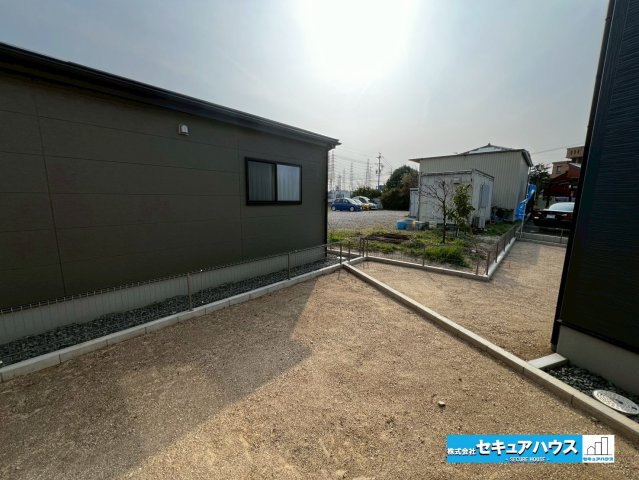 【本日ご案内可能】日進市梅森台　全3棟の洋室|【1階続き洋室】
◆扉を開ければ開放感が増します。
◆階段の上り下りが不要なお部屋のため将来にも役立ちます。