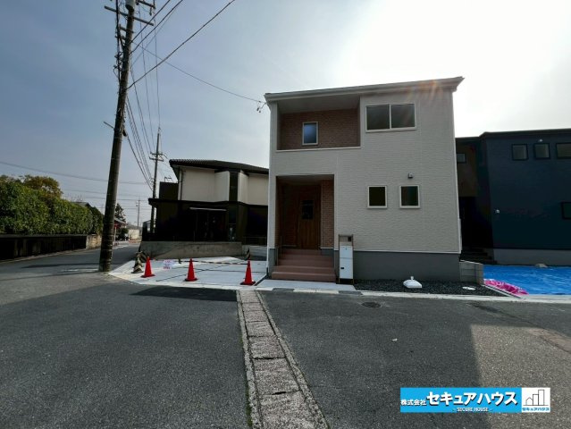 【本日ご案内可能】日進市梅森台　全3棟の外観|【現地外観写真】
◆完成済！本日ご案内可能！365日営業中！！
◆駐車並列3台可能！オプション工事でカーポート設置などいかがでしょうか。その他にも、フェンスなどの「オプション工事」もご提案いたします♪