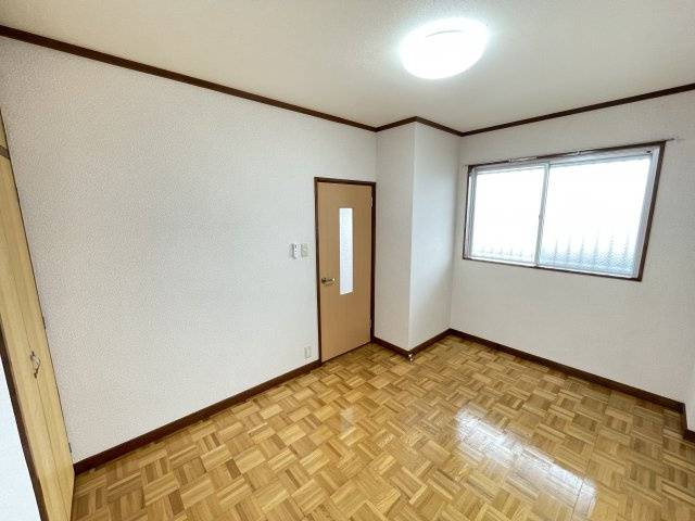 ジョイライフ手賀野の洋室|北側のクローゼット付きの洋室です