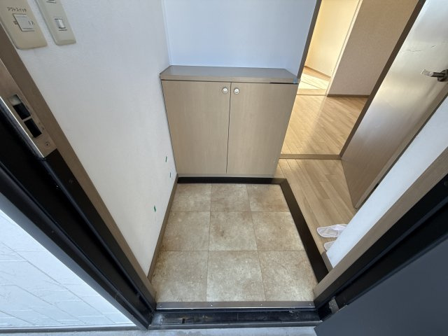 プランドール汐見台の玄関