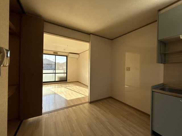 プランドール汐見台の居間・リビング