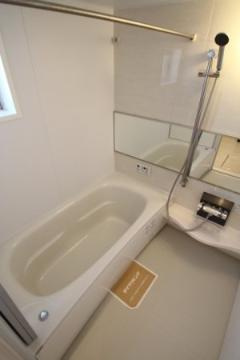 Ｄ－ｒｏｏｍ住吉町の浴室|バス