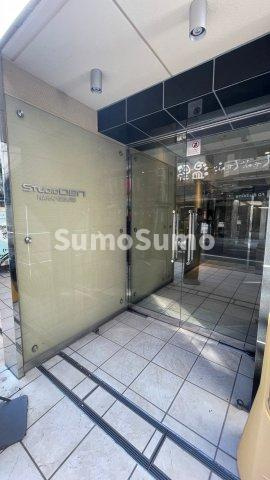 スタジオデン中目黒のエントランス|建物の内部です