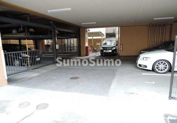 ダイアパレスグランステージ博多参番館の駐車場