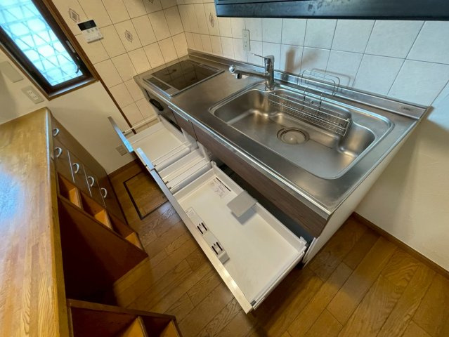 赤坂一戸建のキッチン