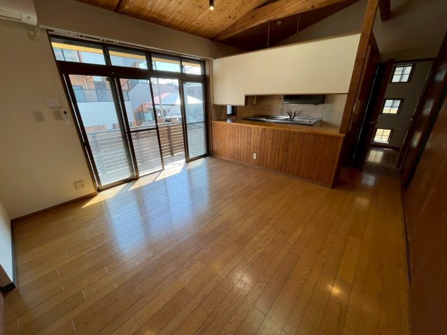 赤坂一戸建の居間・リビング