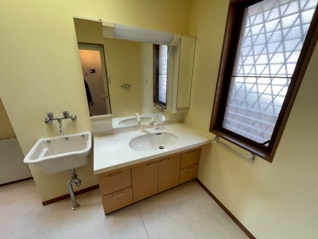 赤坂一戸建の洗面所